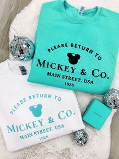 The perfect sweatshirt for a Disney & Tiffany & Co. lover! *This item is PRINTED, not embroidered. See our embroidered listing here! Disney Trip Outfits, United Monograms, Disney Themed Outfits, Cute Disney Outfits, Monogram Outfit, Disney World Outfits, Disneyland Outfits, Mickey And Minnie Mouse, Disney Sweatshirts