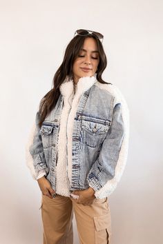 Ski Week Denim + Sherpa Jacket This jacket features an oversized fit Denim and sherpa mixed-material Small: 2-4, Medium: 6-8, Large: 10-12, 1X: 14-16, 2X: 18-20, 3X: 22-24 Gabby is wearing a size small and is styled with our Can't Compare Cargo Pants Morgan is wearing a size 2X C 4.2 Denim Sherpa Jacket, Moto Style, Sherpa Jacket, Fashion Fits, Bold Fashion, Cargo Pants, Skiing, Pants, How To Wear