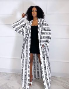 Gorgeous black white African bogolan kimono. Green Overalls, Seductive Clothes, Womens Jackets, Long Kimono, Black Women Art, Style Expert, Black Jumpsuit