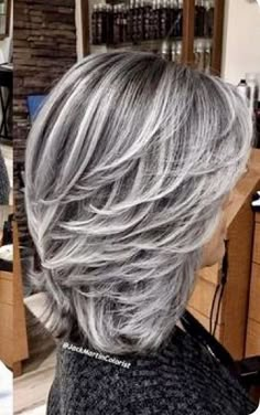 Jaw Length Bob, Trending Hair Color, Trending Hair, Gorgeous Gray Hair, Silver Highlights, Silver Hair Color