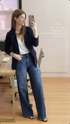 5’2 Height Woman Outfit, Minimal Casual Outfit, Minimal Chic Outfits, Blouse Outfit Casual, Smart Casual Women, Blazer Outfits Casual, Look Office, Pose Fotografi, Semi Formal Dresses