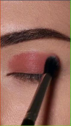 Brown Eye Eye Makeup, Eyeshadow For Dusky Skin, Big Eyes Makeup Natural, Big Brown Eyes Makeup, Date Night Eyeshadow Looks, Simple Eye Makeup Looks, Eye Makeup For Glasses, Eye Makeup Videos, Eye Makeup For Beginners