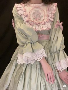 Dollmaker Aesthetic, Spring Victorian Ruffle Dress, Fairycore Ruffled Dresses, Cosplay Princesscore Dresses With Ruffles, Kawaii Ruffled Dress For Cosplay, Celebrity Brides, Kawaii Outfit Ideas, Country Lolita, Unconventional Wedding