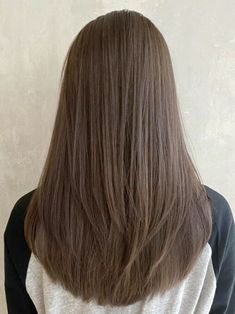 Long Subtle Soft Layers, Long Hair Cuts With Layers Round Face, Straight Brown Haircut, Oval Cut Hair, U Cut Haircut, U Shaped Haircut, Triangle Haircut, U Haircut, Armpit Length Hair