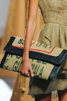 Τσάντες Louis Vuitton, Ethno Style, Oversized Clutch, Jute Bags, Fashion Gallery, Fabric Bags, Diy Bag