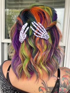 Halloween Vivid Hair Color, Multi Color Hair Dye Techniques Diy, Black And Vivid Hair Color, Halloween Colored Hair, Spooky Hair Color Short Hair