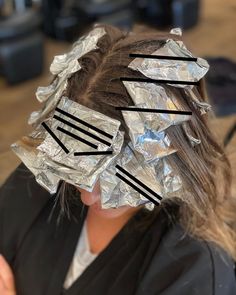 San Diego 💎 Hair Stylist on Instagram: “<<< Foiling for M A X I M U M dimension >>>⁣ ⁣ 💎 These foils are SUPER diagonal back, almost vertical. This foiling pattern allows for…” Herringbone Foil Placement, Diagonal Highlight Placement, Foil Patterns Hair Highlights, Hair Theory, Hair Foils