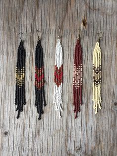 Bead Jewelry Patterns, Native American Beadwork Patterns, Seed Bead Jewelry Patterns, Native Beading Patterns, Beaded Chandelier Earrings, Beaded Earrings Native, Native Crafts, Art Perle, Stitch Earrings