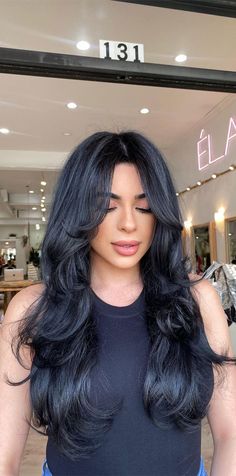 Super Long Layered Hair With Curtain Bangs, Black Long Hairstyles For Women, Chopped Layers Long Hair, Layered Black Long Hair, Black Layered Long Hair, Long Layered Hair On Medium Hair, Flippy Blowout Long Hair, Long Layer Hair Cuts For Women, Women Haircuts Long Layers