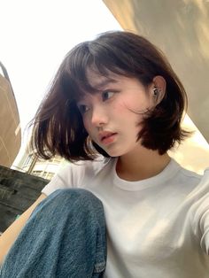 Korean Short Brown Hair, Side Bangs Short Hair, Ulzzang Short Hair, Short Brown Hair, Hair Inspiration Short, Selfie Poses Instagram, Short Straight Hair, Glow Up Tips, Short Hair With Bangs