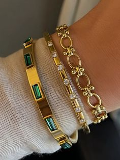 Elegant Bracelet Stack, Gold Stack Bracelets, Jewelry Stacking Bracelet, Pretty Stacks, Golden Jewelry, Jewelry Accessories Ideas, Jewelry Fashion Trends