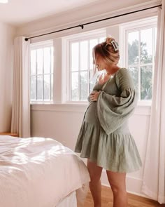 Kristin Johns, Ideas De Outfits, Trendy Maternity Outfits, Pregnancy Bump, Baby Bump Style, Beautiful Pregnancy, Preggo Fashion, Cute Maternity Outfits, Stylish Maternity Outfits