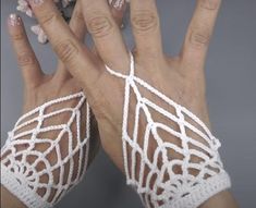 Video tutorial Spiderweb Gloves Crochet, Spider Web Gloves, Crochet Spider Web, Gloves Tutorial, Neon Unicorn, Crochet Fingerless Gloves Free Pattern, Halloween Hair Accessories, Crochet Spider, Crochet Bat