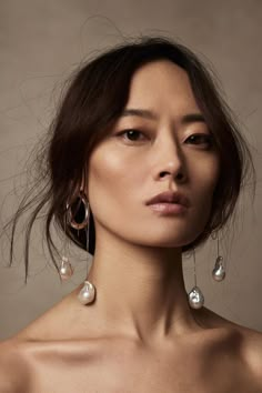 Double Drop Hoop and Chain Earring – Danielle Frankel Grey Pearls Jewelry, Invisible Things, Color Veil, Danielle Frankel, Brass Jewellery, Chain Earring, Oyster Pearl, Accessories Gold, Corded Lace