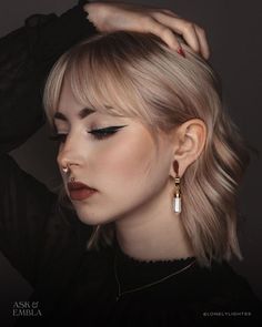 Women With Stretched Ears, Ear Stacking Ideas Grunge, Opal Tiara, Girl With Septum Piercing, Hayley Williams Septum, Girls With Stretched Ears, Mood Style, Ootd Aesthetic, Bullet Earrings