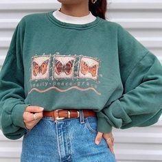 Boogzel Apparel, Egirl Fashion, Aesthetic Sweatshirt, Aesthetic Clothing Stores, Egirl Clothes, Estilo Indie, Aesthetic Clothing, Fashion Board, Indie Outfits