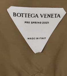 the label for bottega veneta pre spring 2011 made in italy is shown