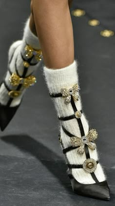 Milan Fashion Week Socks And Heels Runway, Bags Runway, Fashion Runway Aesthetic, Inspiration Fashion Design, High Fashion Heels, Fashion Week 2020 Runway, Heels With Socks, High Fashion Aesthetic, Runway Heels