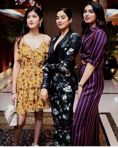 Sister Goals, Khushi Kapoor, Women's Western Wear, Star Kids, Celebrity Casual Outfits, Janhvi Kapoor, Ways To Wear A Scarf, Indian Bridal Dress, Western Wear For Women