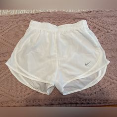 Nike Tempo Women's Brief-Lined Running Shorts Never Worn White Running Shorts, Nike Shorts Women, Nike Tempo, Nike Shorts, Shorts Athletic, Running Shorts, Athletic Shorts, White Nikes, Preppy Outfits