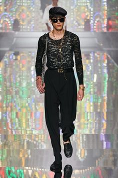 Dolce Gabbana 2022, Black And White Tights, Vintage Mini Dresses, Fashion Male, Menswear Fashion Show, Spring Summer 2022, Menswear Fashion, Menswear Collection, Fashion Show Collection