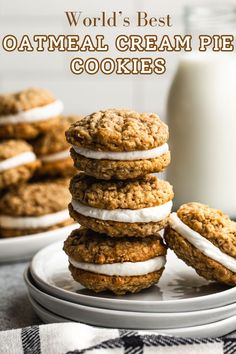 A stack of oatmeal cream pies ready to be served as an easy and classic dessert. Oatmeal Cream Pie Recipe, Oatmeal Cream Pie Cookies, Cream Pie Cookies, Homemade Oatmeal Cream Pies, Oatmeal Cream Pie, Cookie Swap Recipes, Creme Pie, The Best Oatmeal, Baked Sandwiches