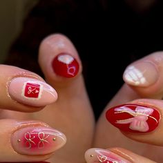 Cambria Seamons | Logan UT Nail Artist📍 on Instagram: "The absolute chokehold valentines nails have on me🌹💌❤️‍🔥 100% hand painted. Most of this inspo is from @nails_by.ry ! #utahnails #utahnailtech #utahnailartist #utahnailsalon #utahnailart #loganutahnails #loganutahnailartist #loganutahnailtech #cachevalleynails #cachevalleynailtech #nailart #handpaintednailart #handpaintednails #handpaintedart #boycottboringnails #nailinspo #2023nailinspo #winternails #winternailinspo #valentinesnails #valentinesnailinspo #valentinesdaynails" Vday Nails, Glow Nails, Short Acrylic Nails, Valentines Nails