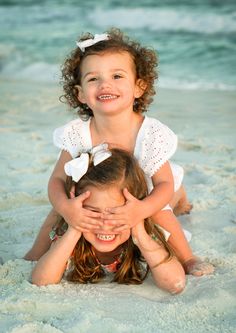 Couple Beach Photography, Sister Beach Pictures, Sibling Beach Pictures, Portraits Pictures, Family Beach Photography, Sunset Family Photos, No Peeking, Couples Beach Photography