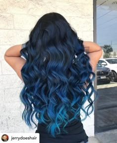 Light Blue Ombre Hair, Blue And Black Hair, Ombre Hair Color Ideas, Winter Hair Color Trends, Blue Ombre Hair, Cute Hair Colors, Ombré Hair, Winter Hair Color