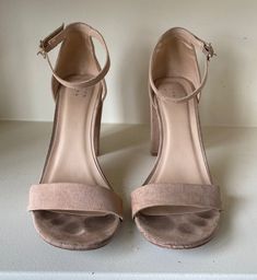 Girls High Heel Shoes, Pretty High Heels, Smelly Shoes, Girls High Heels, Ballerina Shoes Flats, Ballerina Shoes, High Heel Shoes, Declutter, Perfect Place