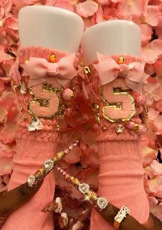 Socks With Charms, Slouch Socks With Charms, Junk Socks Outfit, Patch Skirt Outfit, Junk Socks With Charms, Bedazzled Socks, Custom Diy Ideas, Socks Design Ideas, Black Best Friend Goals