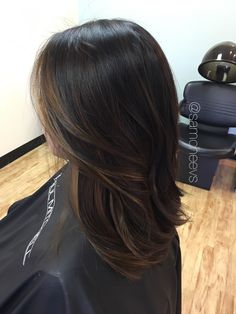 Balayage for Asian hair // black to brown ombre for dark hair Ombre For Dark Hair, Black To Brown Ombre, Gorgeous Curly Hair, Asian Hair Highlights, Balayage Asian Hair, Weave With Closure, Weave Bob, Balayage Hair Morenas, Short Quick Weave