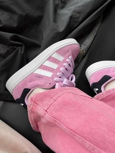 Campus 00s Pink, Outfit Campus, Rose Adidas, Yeezy Boots, Tenis Vans, Womens Air Jordans, Jordan 4 Retro, Adidas Campus