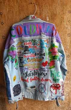 DIY COLDPLAY Concert theme denim jacket artwork Coldplay Jacket Ideas, Coldplay Concert Aesthetic Outfit, Outfit For Coldplay Concert, Coldplay Denim Jacket, Coldplay Outfit Ideas, Coldplay Concert Aesthetic, Coldplay Tshirt, Coldplay Concert Outfit Ideas