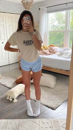 Summer Fits For School, Athletic Shorts Outfit School, Winter Comfy Outfits, Comfy Outfit For School, Hot Weather Outfits, Outfits Lazy, College Outfit, Camping Outfits, Lazy Day Outfits