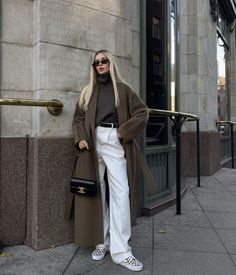 How to Develop your Own Fashion Style - thatgirlArlene Vinter Mode Outfits, Wineries Outfit, Winter Mode Outfits, Winter Coat Outfits, Cold Fashion, Solar Cells, Battery Storage, Winter Outfit Inspiration