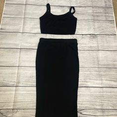 Never Worn. Black 2 Piece Comes With A Crop Black Top With A Black Pencil Skirt. Stretchy Material. Black Bodycon Casual Skirt, Black Pencil Skirt, Black Pencil, Black Crop Tops, Black Top, Stretchy Material, A Black, New Black, 2 Piece