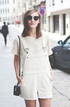 white Gala Gonzalez, White Overalls, Emmanuelle Alt, Inspired Outfits, Street Styles, Overall Shorts, Look Fashion