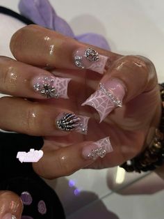 #ducknails#duckies#spookynails#halloweennails#halloween#nailinspo #silver#webs#spiderwebs Alt Nail Ideas, Spiderweb Nails, Type Of Nails, Nail Inspired, Tattoos Fonts, Junk Nails, Birthday Vibes, Fake Nails Designs, Punk Nails