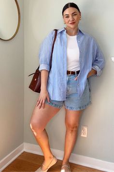 Oversized Button Up Shirt Outfit Midsize, Summer Orlando Outfits, Short Curvy Style Outfit Ideas, Plus Women Outfits, Classic Style Midsize, Casual Mom Style Plus Size, Bloated Summer Outfit, Style Inspo Plus Size, Plus Size Coastal Fashion