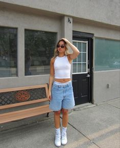 Jean Short Outfits, Shorts Outfits Women, Streetwear Mode, Outfit Inspo Summer, Fashion Streetwear, Instagram Foto