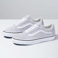 Vans Wallpaper, Vans Old Skool Gray, Cute Vans, Dr Shoes, White Vans, Skate Shoe, White Shoes Women, Classic Shoes, Vans Classic