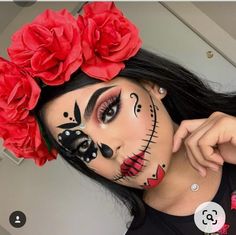 Half Dia De Los Muertos Makeup Ideas, Half Catrina Makeup, Easy Dia De Los Muertos Makeup Ideas Half Face, Simple Day Of The Dead Makeup, Catrina Outfit Costume Ideas, Catarina Makeup, Easy Dia De Los Muertos Makeup Ideas, Sugar Skull Makeup Pretty, Simple Catrina Makeup