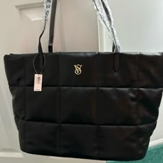 Gorgeous Tote Bag By Victoriasecret In Black W Tags Lots Of Interior Room Hand Bags For School, Victoria Secret Purse, School Tote Bags, Victoria Secret Bag, Pretty Tote Bags, Rose Tote Bag, Cooler Tote Bag, Pretty Purses, Victoria Secret Tote Bags