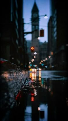 an image of a city street at night with the words written in korean and english