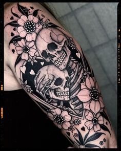 Sleeve Tattoo Inspiration Rabe Tattoo, Halloween Tattoo Ideas, Gargoyle Tattoo, Feminine Skull Tattoos, Christian Tattoo, Feminine Body, Skull Sleeve Tattoos, Dandelion Tattoo