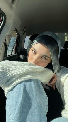 Aesthetic Muslim Outfits, Cute Modeling Poses, Hijabi Styles, Hijabi Outfit, Hijabi Aesthetic, Muslim Outfits, Muslim Fashion Outfits