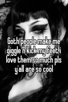 I Love Goth Women, Gothic Style Aesthetic, Goth Fashion Inspo Outfits, Feminine Boys Style, Romantic Goth Pfp, Goth Aethstetic, Trad Goth Black Women, Goth Woman Aesthetic, Trad Goth Wallpaper