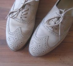 vintage 90s Shoes /  Spectator  Brogues Leather  by AliyaAndLucas, $42.00 #vintage #vintageshoes 90s Shoes, Pale Tan, Brogues Style, Cut Offs, Colored Leather, Leather Lace, Vintage Shoes, Womens Oxfords, Low Heels