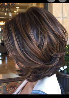 Blow Dry Mid Length Hair, Fall Hair Medium Length Brown, Ash Brown With Lowlights, Brunette Layered Bob, Highlights Lowlights Brown Hair, Medium Length Mom Haircut, Short Brown Hair With Caramel Highlights, Caramel Short Hair, Lisa Rinna Hair